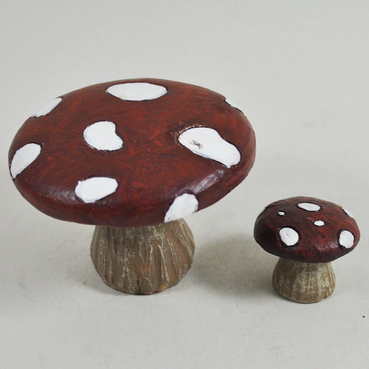 Prezents Fairy Garden UK Mini Mushroom Chair & Table Garden Miniature Home Decor - Fairy Elf Pixie Hobbit Magical Gift Idea - Height: 6cm/3cm