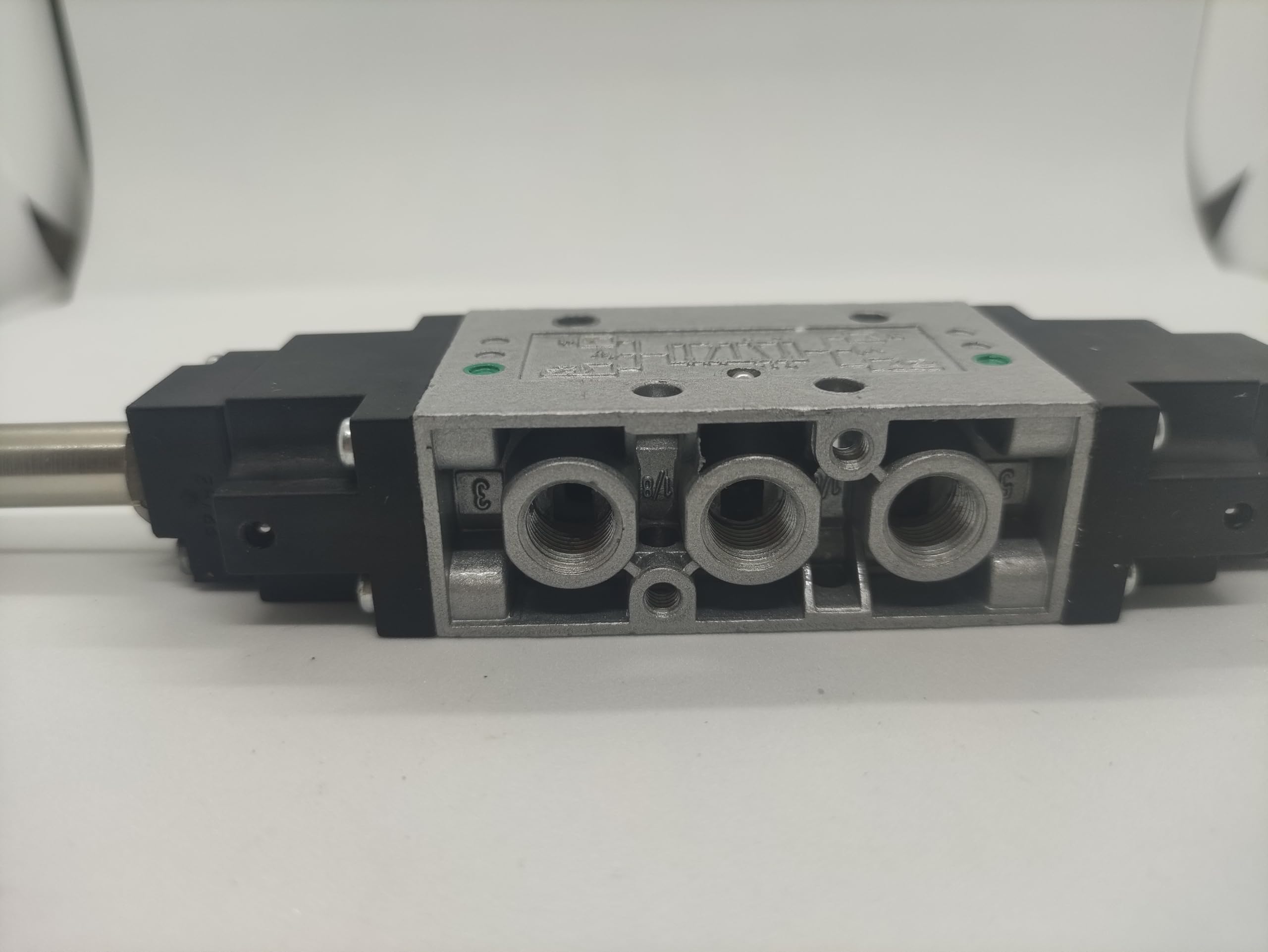 AC-7520 Electroválvula UNIVER 5/2 1/8" BISTABLE