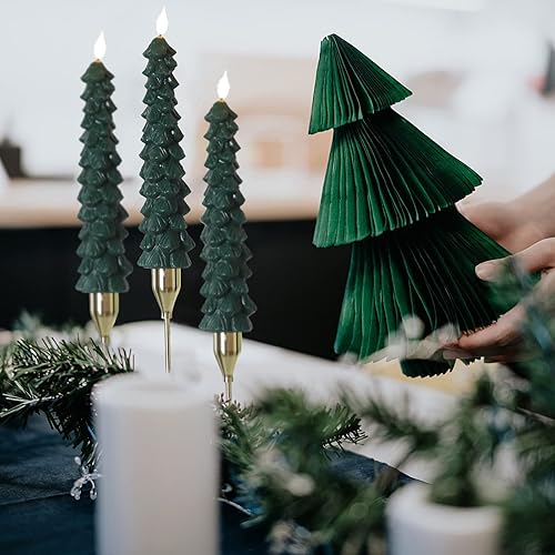 Miniatura 8 de Fo32won Candelabros sin llama en forma de árbol de Navidad a pilas con control remoto y temporizador, juego de 4 velas LED cónicas de cera real con