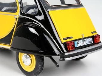 German Rebel 1/24 Citroen 2CV Plastic Model
