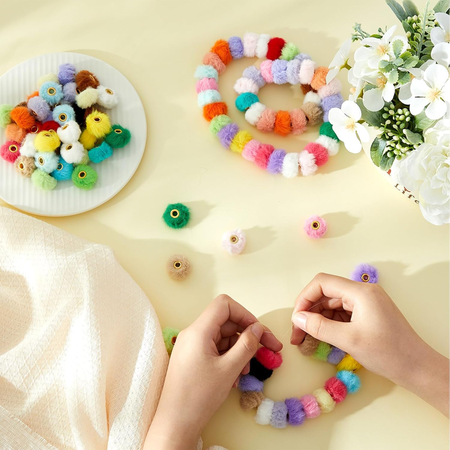 Ferreve 200 Pcs Fluffy Faux Fur Pom Poms Beads Mixed Color Soft Puff Beads for DIY Pens Jewelry Keychain Handicraft Craft Accessories for Winter Holiday(Multicolor,Fuzzy)