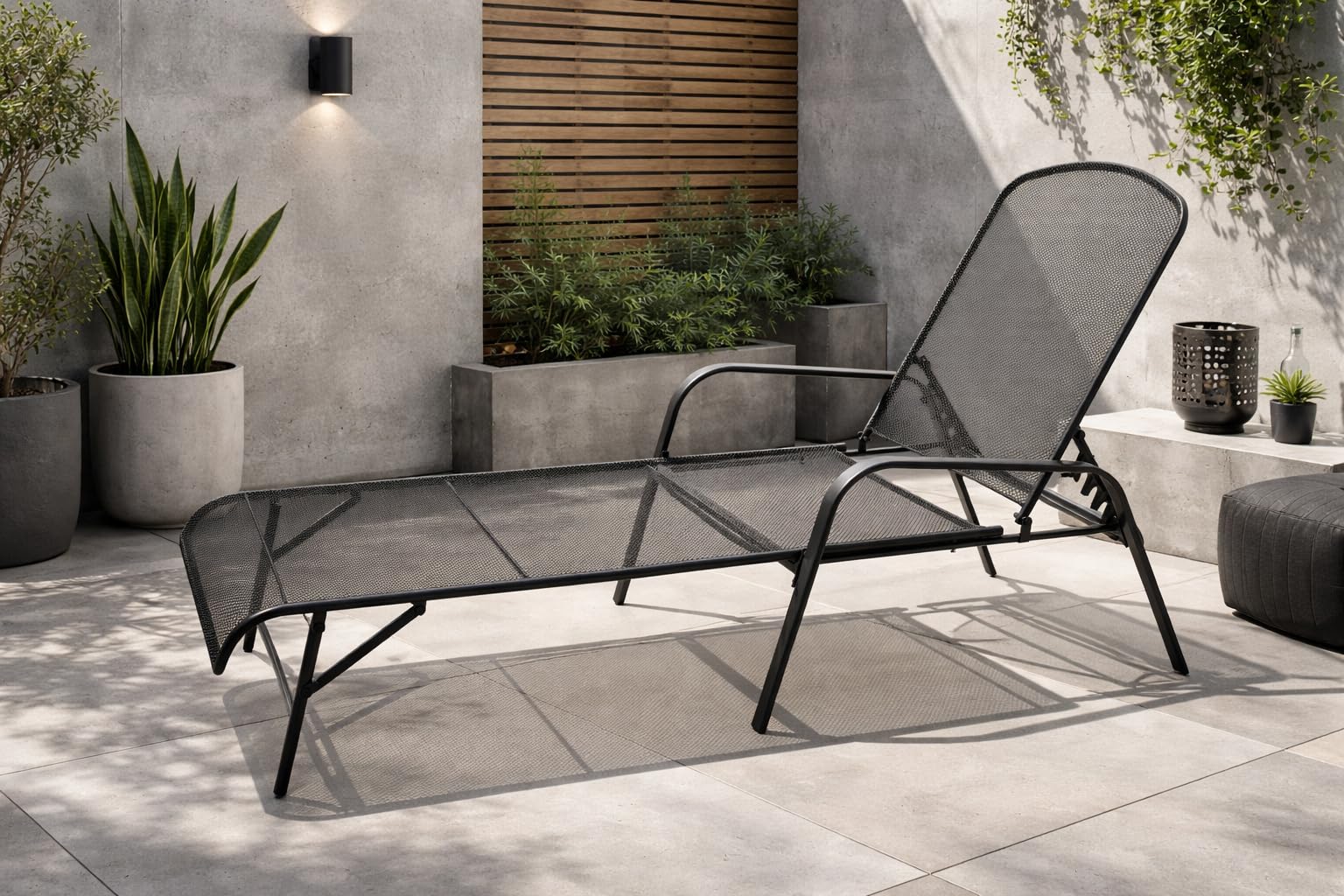 DEGAMO Gartenliege Sonnenliege Classic, Stahlgestell, Liegefläche aus Streckmetall, Farbe anthrazit, Outdoor