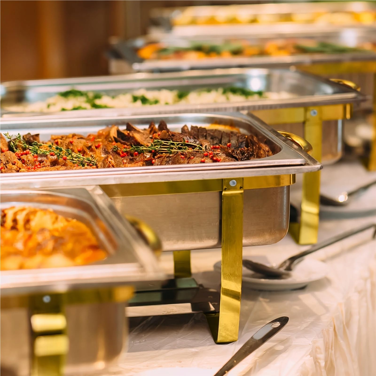 Set di 8 scaldavivande in acciaio inox dorato 9QT per catering, matrimoni e feste