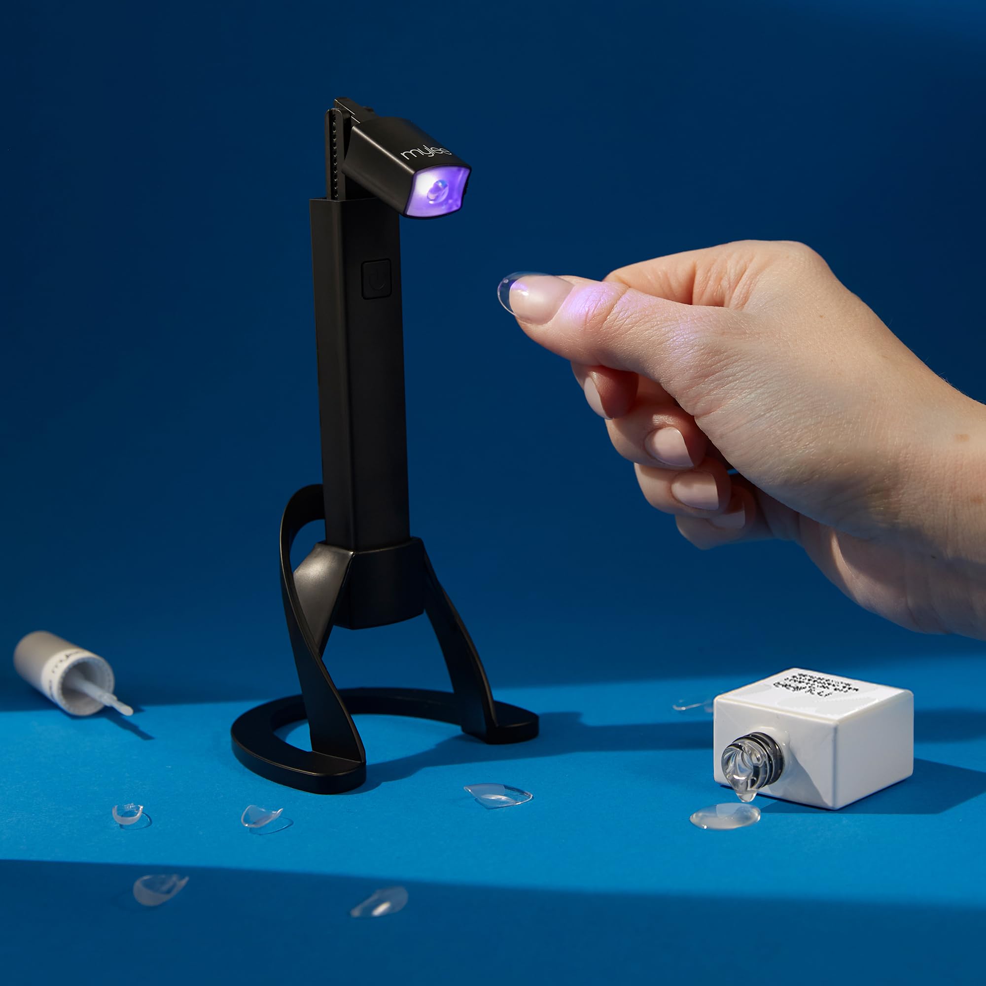 Mylee Torche LED Fix 'N' Flash : Lampe de poche pour la pose du vernis gel avec tête flexible, rechargeable par USB, utilisation mains libres - Usage à domicile, en déplacement et dans les salons