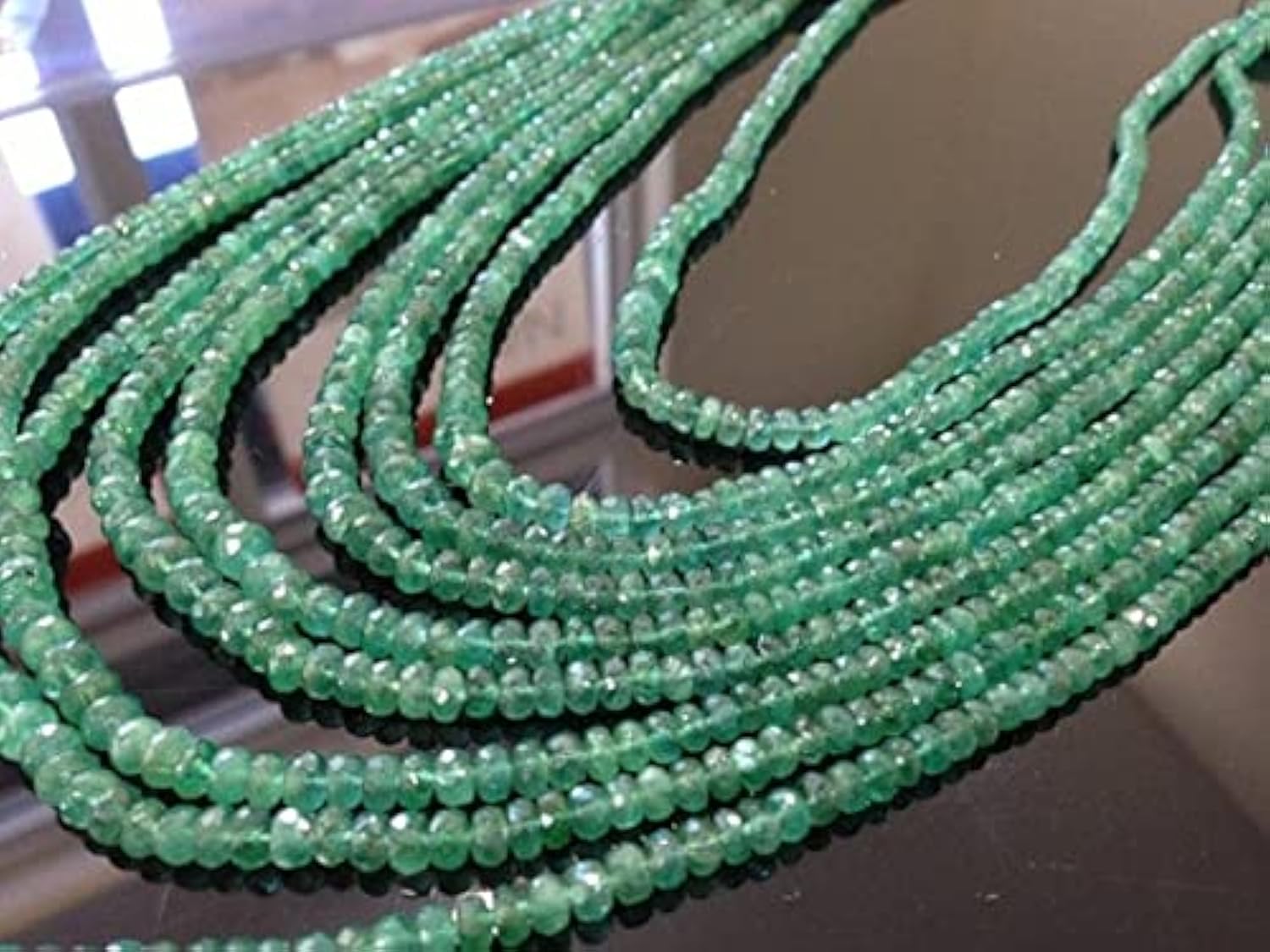 Émeraude de Zambie facettée en lot de 10 perles pour customiser vos accessoires du quotidien