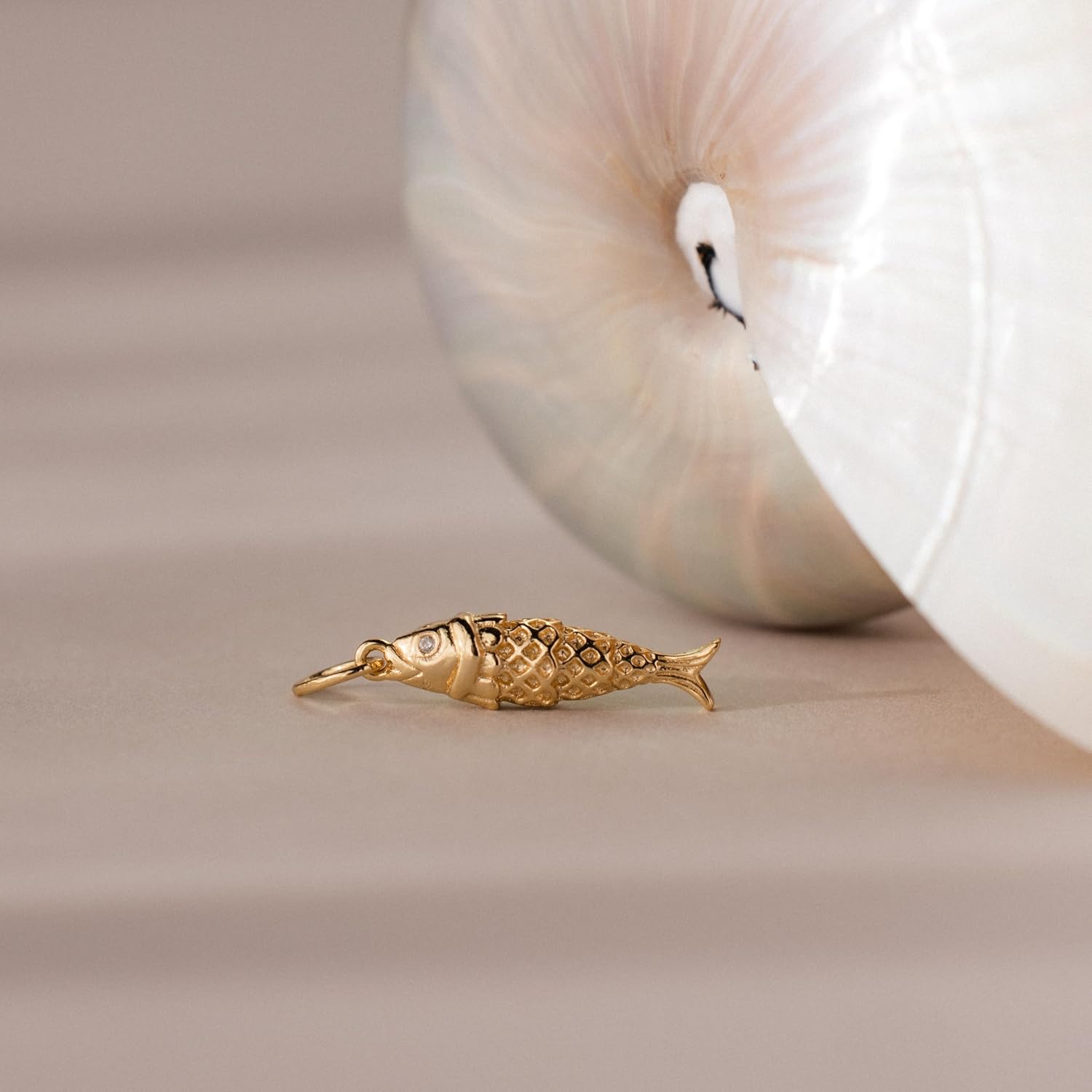 CAITLYNMINIMALIST Dainty Gold Pendant for Necklace or Bracelet, Mini Summer Sea Charm, Shark tooth, Fish, Starfish, 18K Gold Plated Jewelry, Gift for Her
