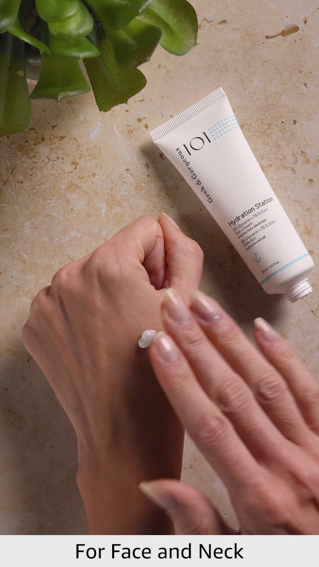 Amazon.com: Geek & Gorgeous – Hydration Station – Lightweight