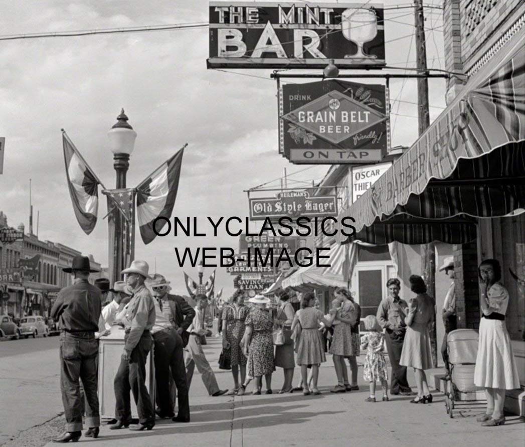 OnlyClassics 1941 Main Street Mint BAR Sheridan Wyoming 8X10 Photo NEON Grain Belt Beer Sign