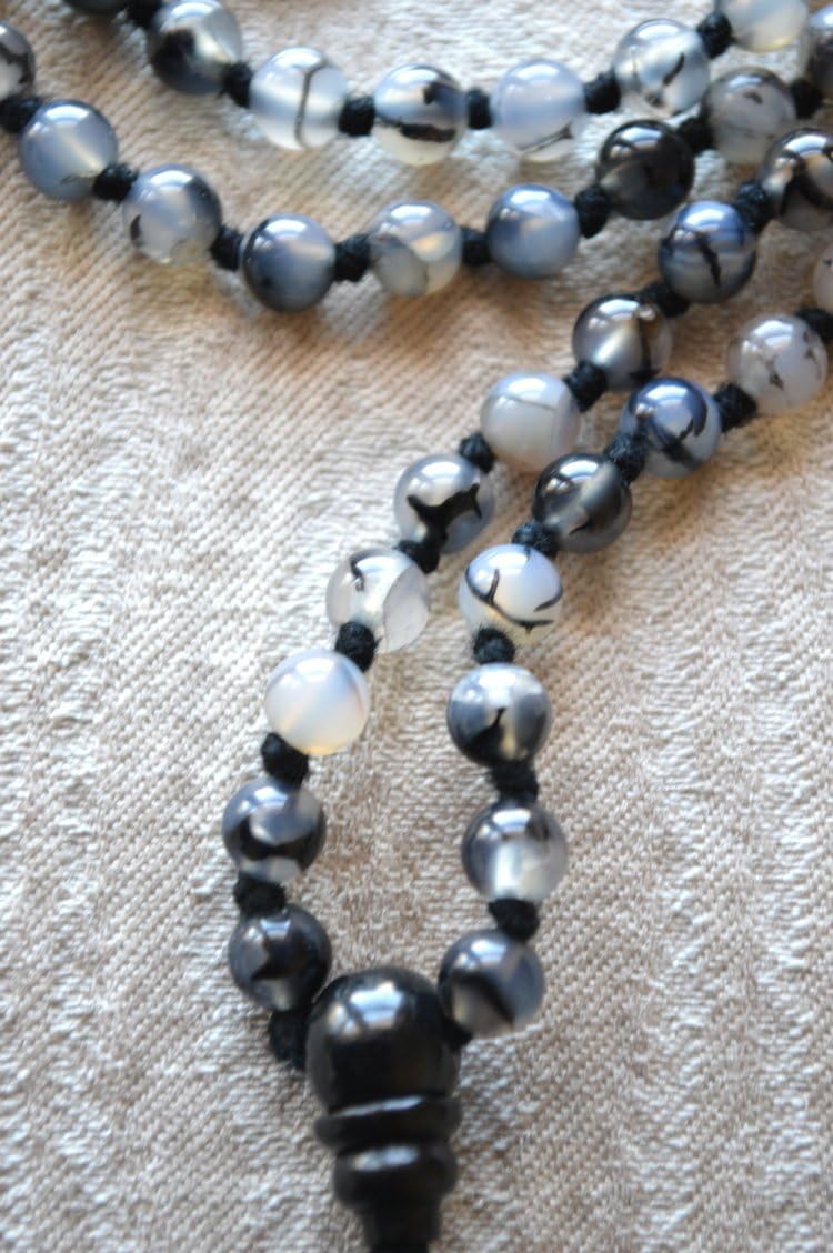 AGATE BLACK GREY DRAGON VEIN HAND KNOTTED EXCLUSIVE JAPA MALA 6 MM BEADS TOP GRADE PRAYER NECKLACE. BLESSED & ENERGIZED (108+1) HINDU TIBETAN BUDDHIST PRAYER KARMA BEADS SUBHA ROSARY MALA FOR NIRVANA, BHAKTI, FOR REMOVING INNER DOSHAS, FOR CHANTING AUM OM, FOR AWAKENING CHAKRAS, KUNDALINI THROUGH YOGA MEDITATION-FREE OM MALA POUCH INCLUDED