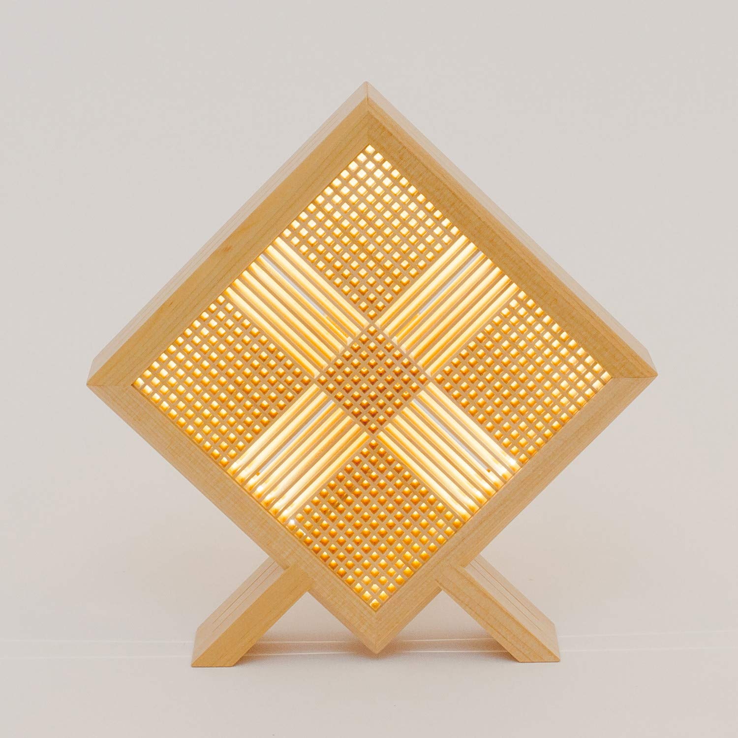 木のあかり　ライト　ランプ　工芸品　手作り　組子　青森ヒバ　インテリア Amazon.co.jp : 木のあかり 麻の葉格子 LEDボーランプ付属フロア