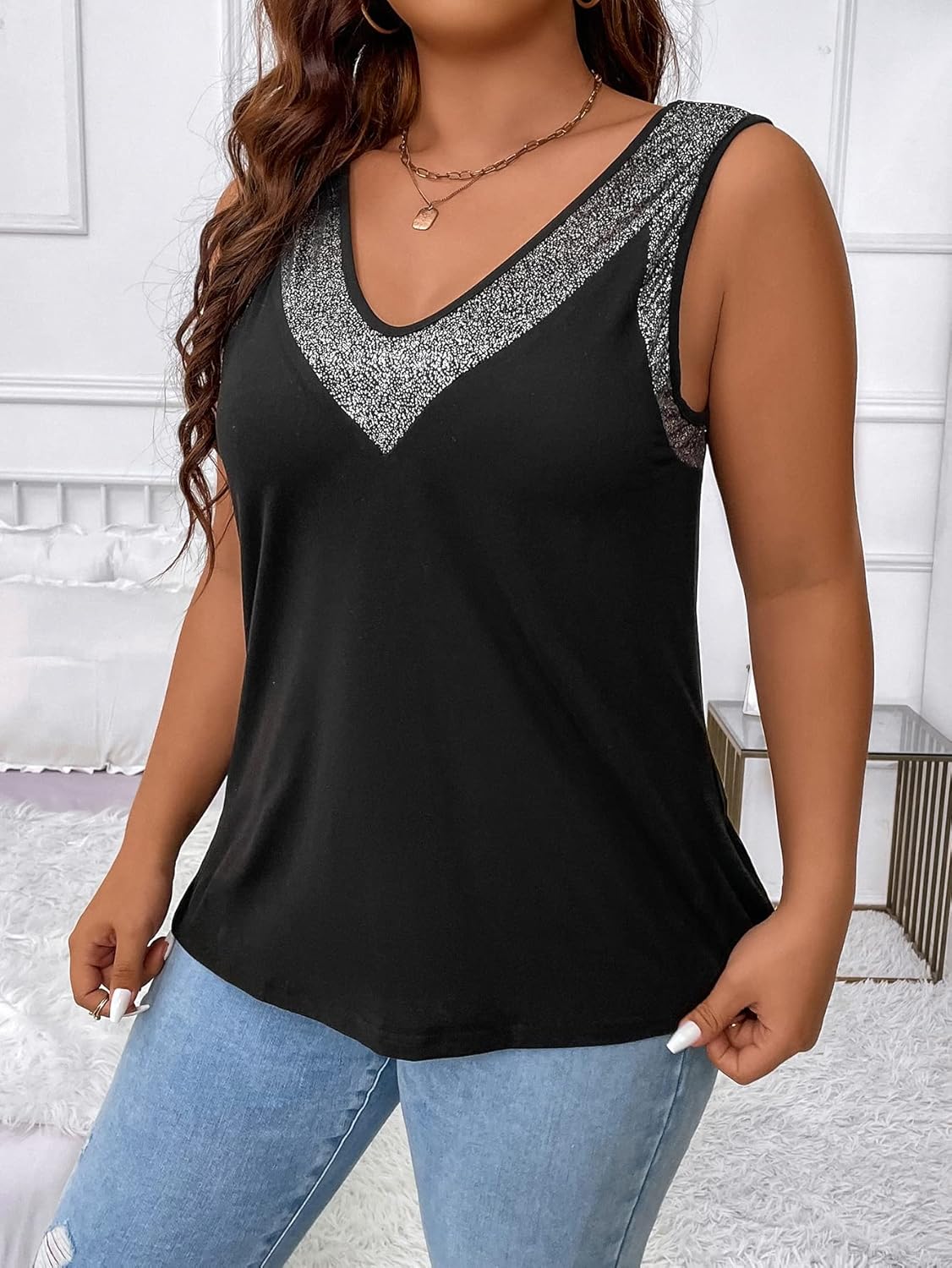SOLY HUX Women's Plus Size Glitter V Neck Sleeveless Tank Top Casual Summer Tops - Image 3