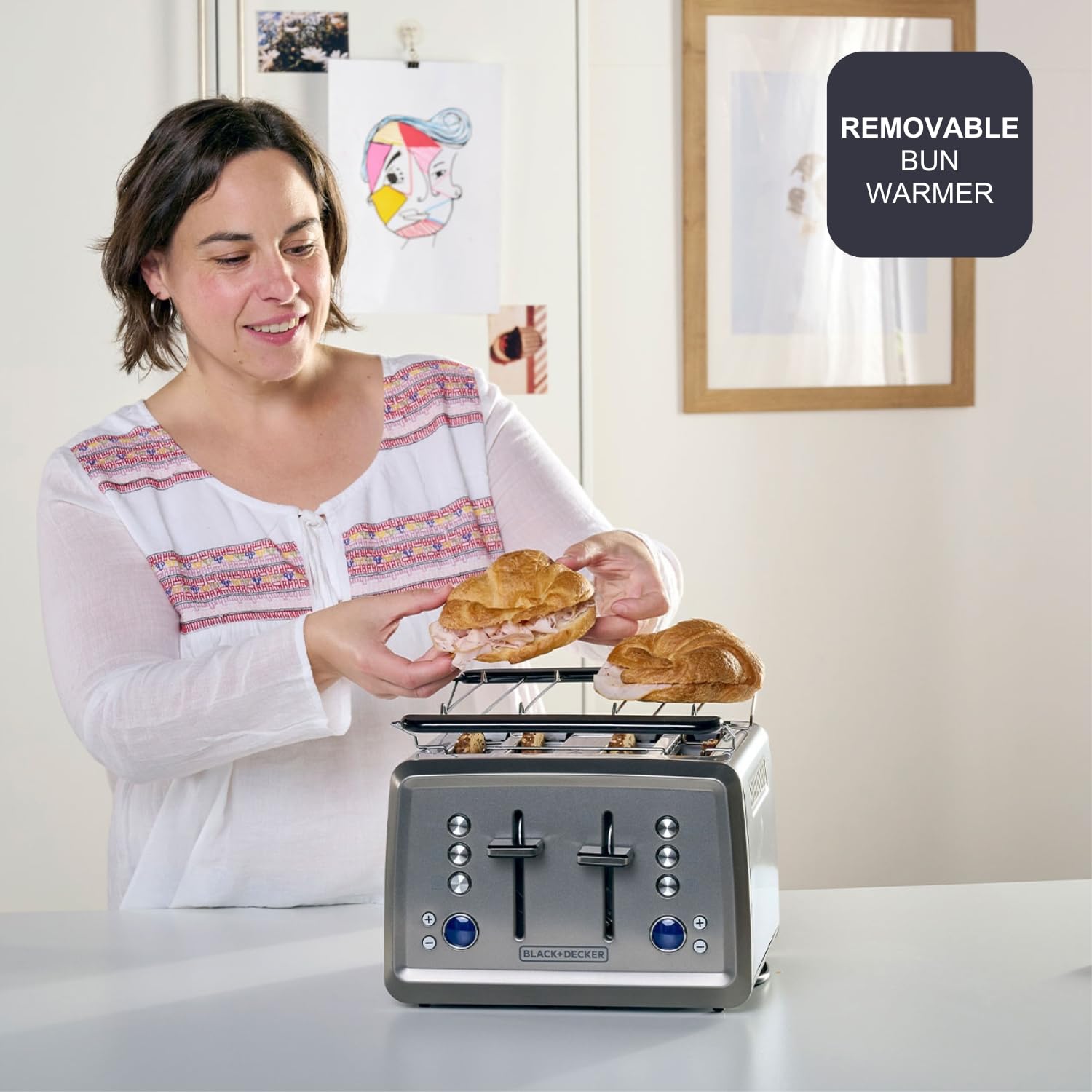 BLACK+DECKER - Tostadora 1960W, 4 Ranuras Anchas, LCD, Descongelar