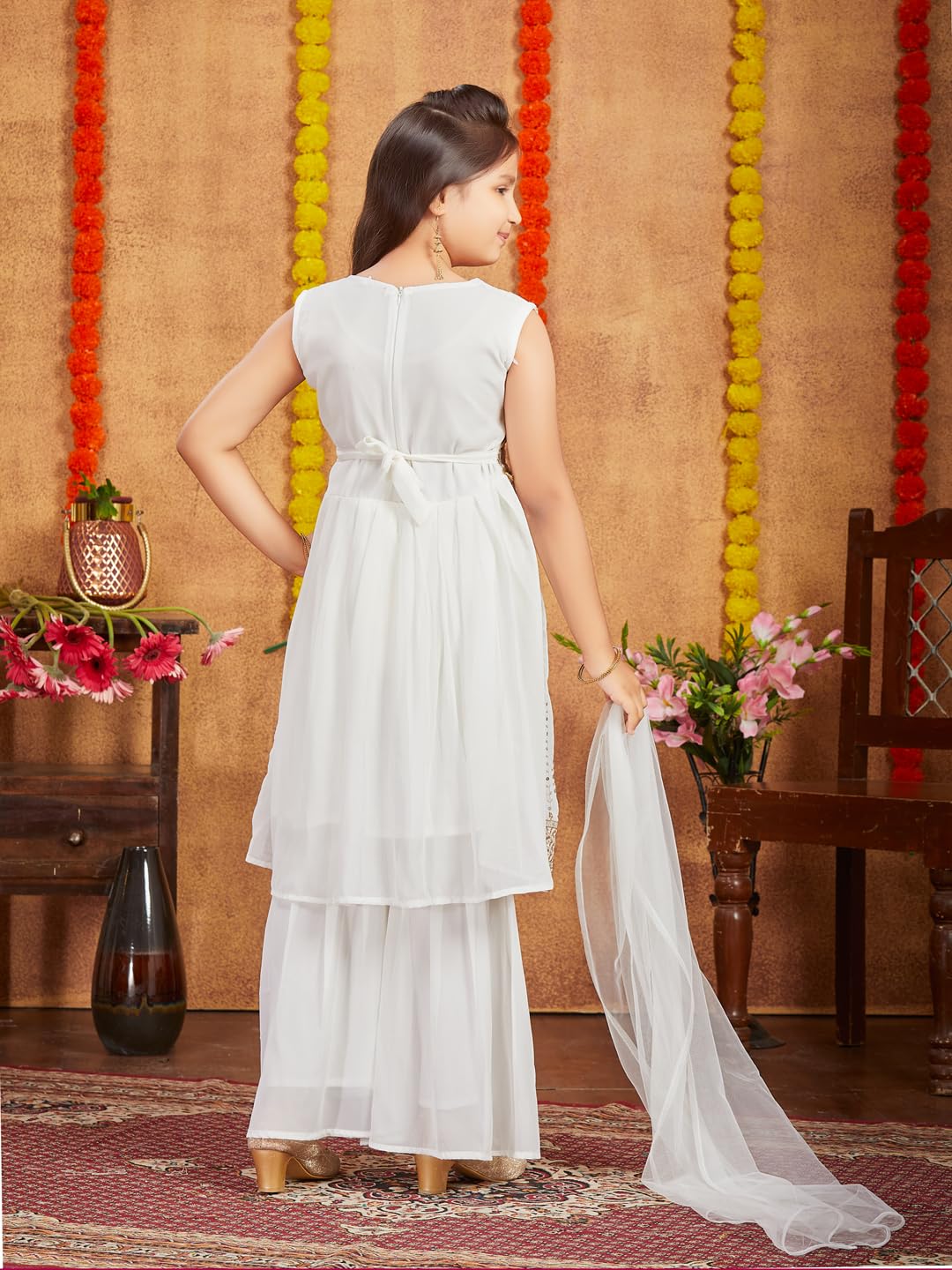 Aarika - Conjunto de ropa étnica para niña, diseño de lentejuelas de color crema, bordado Zarika