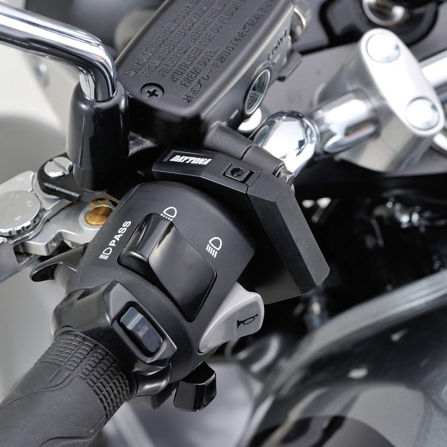 DAYTONA 89371 Motorrad-Lenkergriff-Set mit USB-Anschluss, 1 x 2,4 A (ACC)