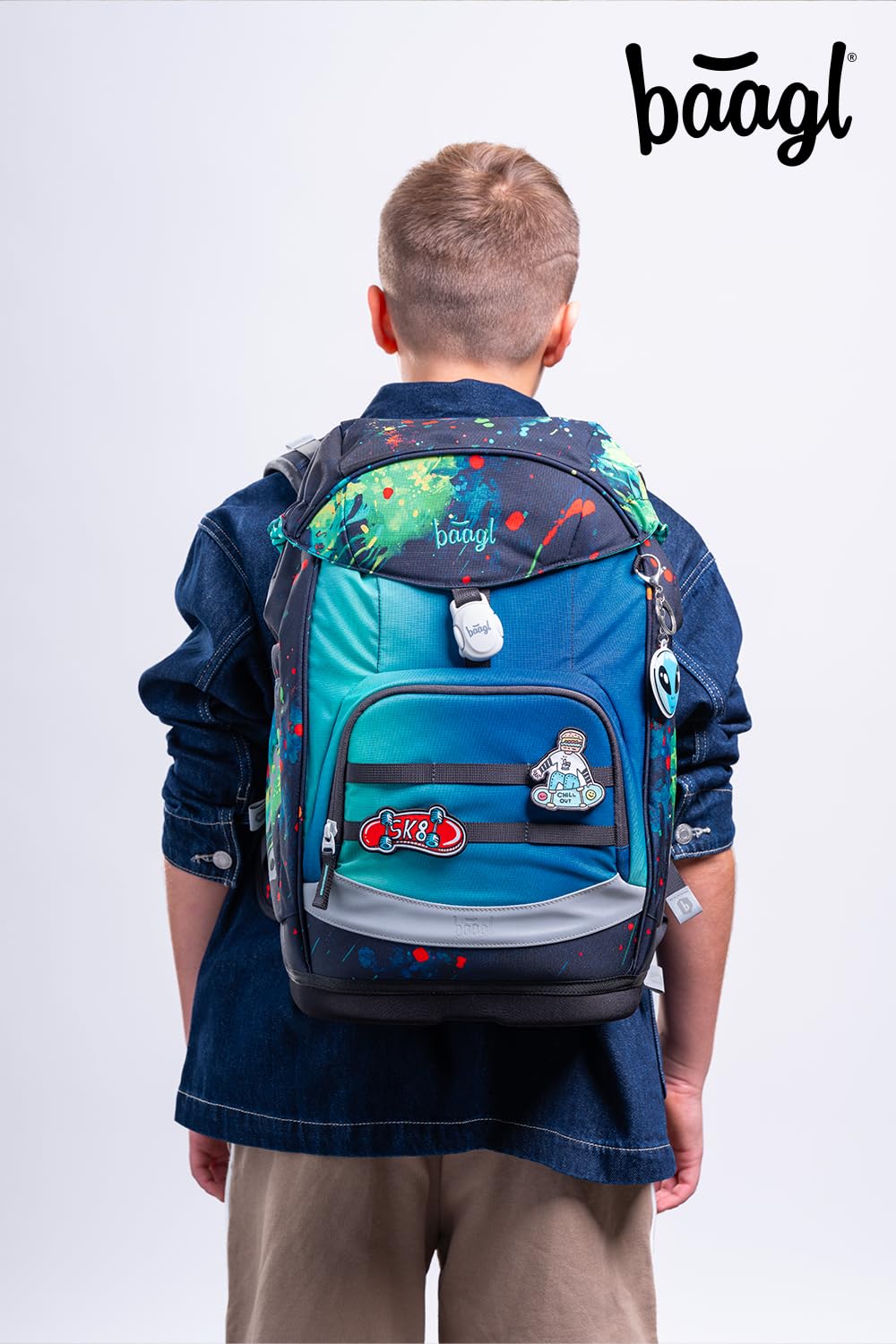 Baagl Schulranzen Jungen Set 3 Teilig Airy Plus Schultasche 25 l - Chill | Ergonomischer Schulrucksack und Grundschule Ranzen für die 1. Klasse enthält ein Federmäppchen sowie einen Turnbeutel.