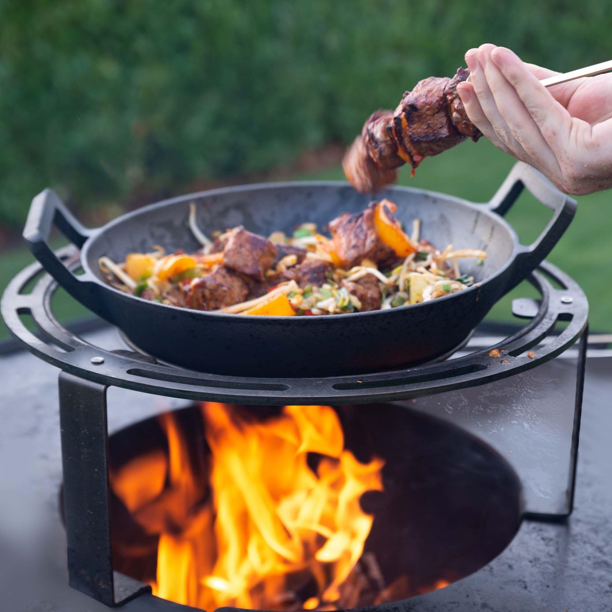 Barbecook Dynamic Center stojak na wok i garnek do garnka o średnicy 36 cm z odpornej na wysokie temperatury stali, kompatybilny z grillem opalanym drewnem Nestor