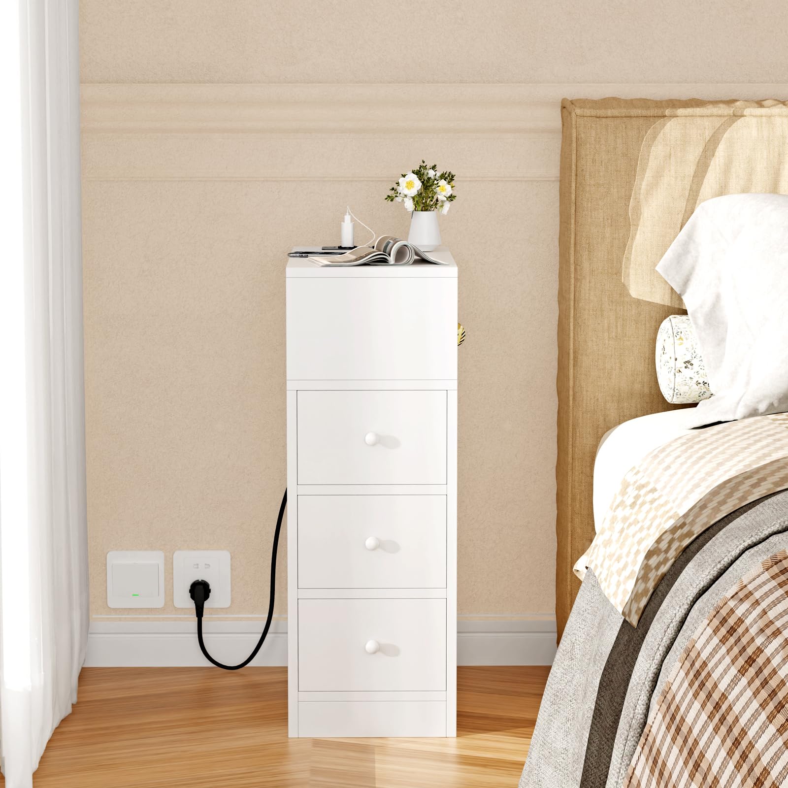 Juego de 1 Mesitas de Noche Estrechas, Mueble Auxiliar 3 Cajón y 1 Compartimentos, Mueble Auxiliar Estrecho con 2 Enchufes y 2 Puertos USB, Mesita de Noche Madera Dormitorio, Blanco