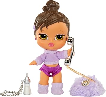 Bratz Babyz Runwayz Doll - Yasmin - 1 Collectable Fashion Doll with Fashionable Outfit Cute Baby Doll with a Necklace that Also Serves as a Keyring - Children's Toy - for Kids from 6 Years