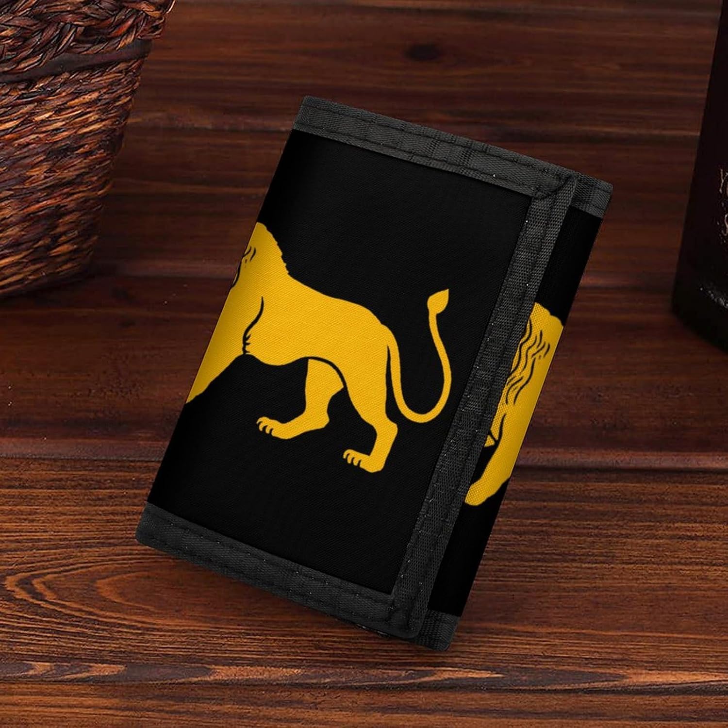 Lion with Long Tail Trifold Slim Wallet Front Pocket With Money Clip And ID Credit Card Slots For Travel Work