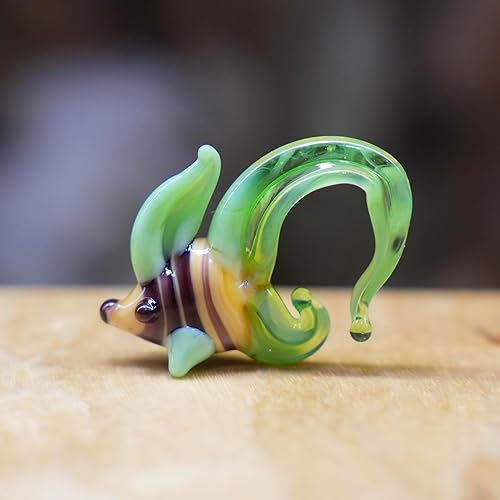 Miniatura 6 de 1 Green Glass Fish Figurine Hand-Blown Murano-Style Miniature Collectible Sea Animal Ornament for Dollhouse, Shelf & Desk Gift for Ocean Lovers