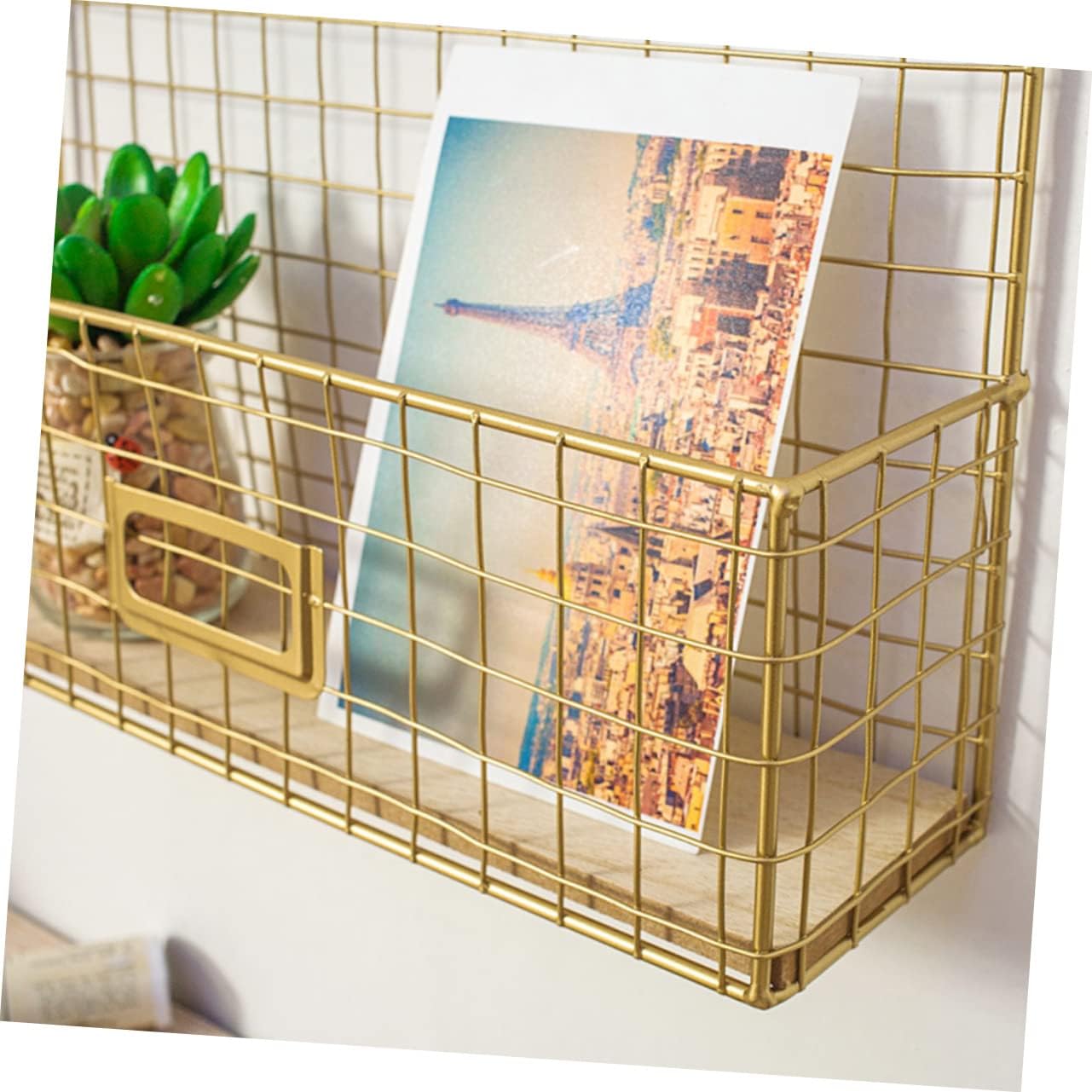 Nordic Style Iron Hanging Storage with Postcard Clips for Living Room and Bedroom Decor Thicker Mesh Design Golden
