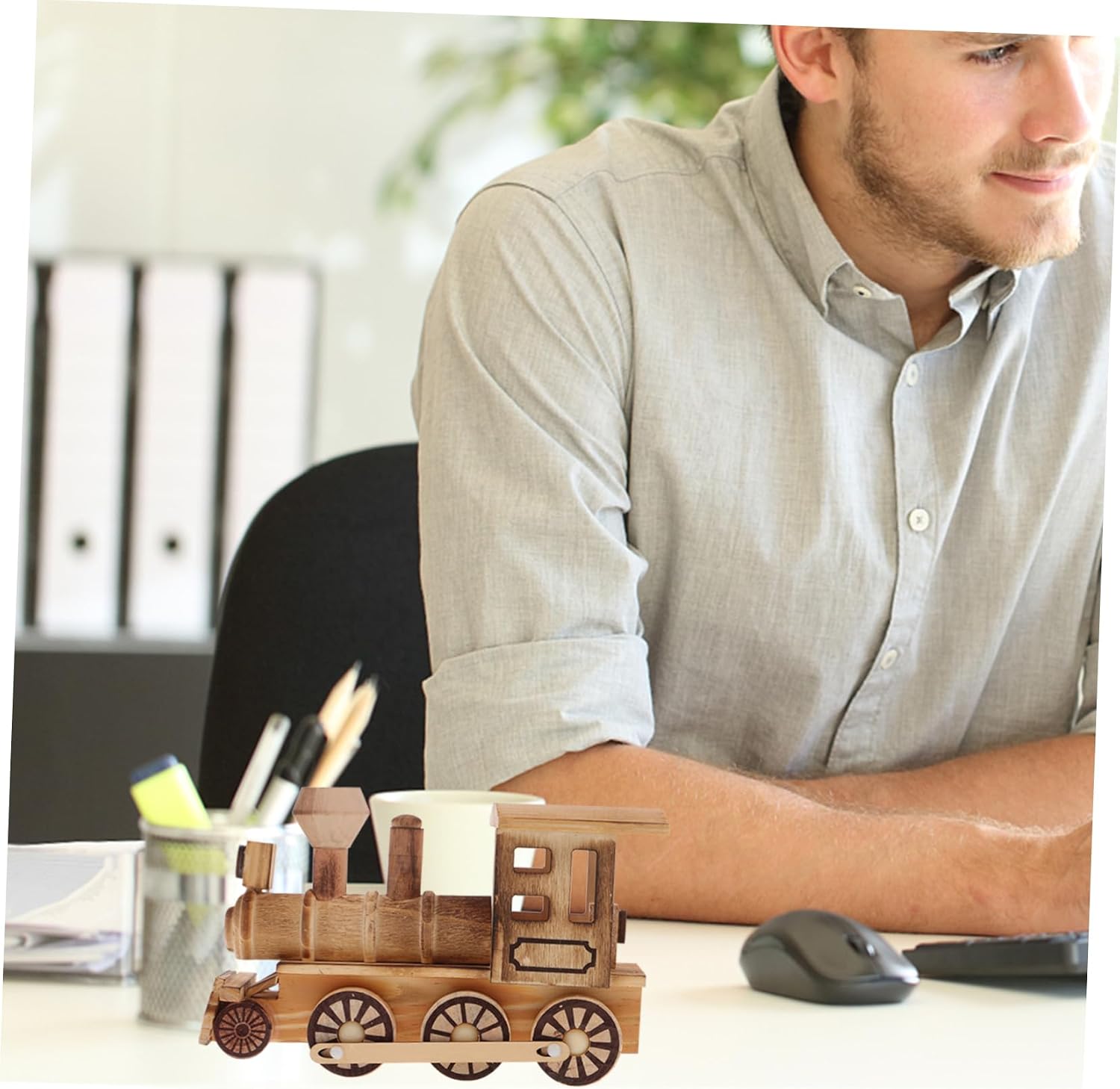 Homoyoyo Train Statue for Kids Wooden Locomotive Ornaments Home Decor Train Perfect Old Boys Wood Crafts