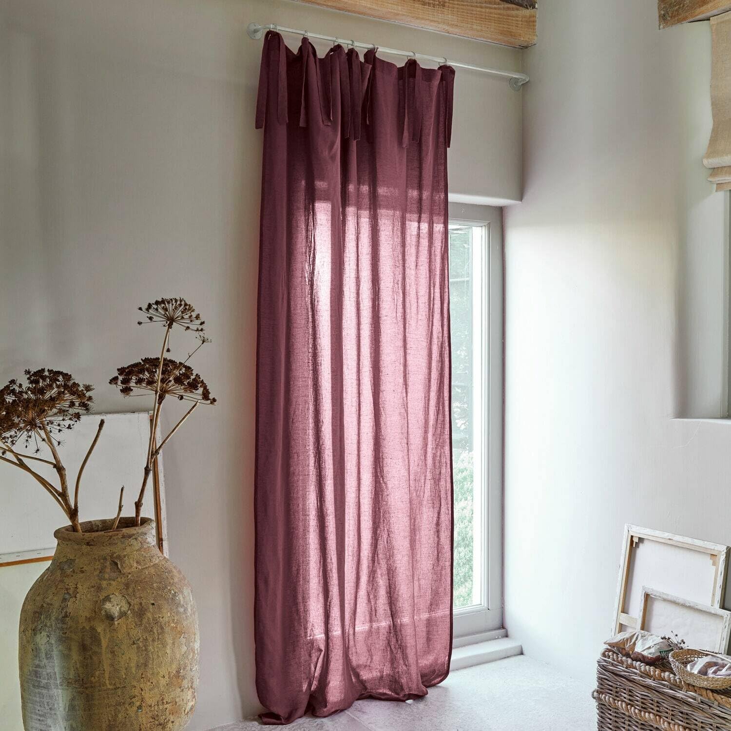 Loberon Gardinenstange Omara, weiß | Schlichtes Design, Wandhalterungen & 24 Gardinenringe Inklusive, Vorhangstange, Gardinenzubehör, Eisen