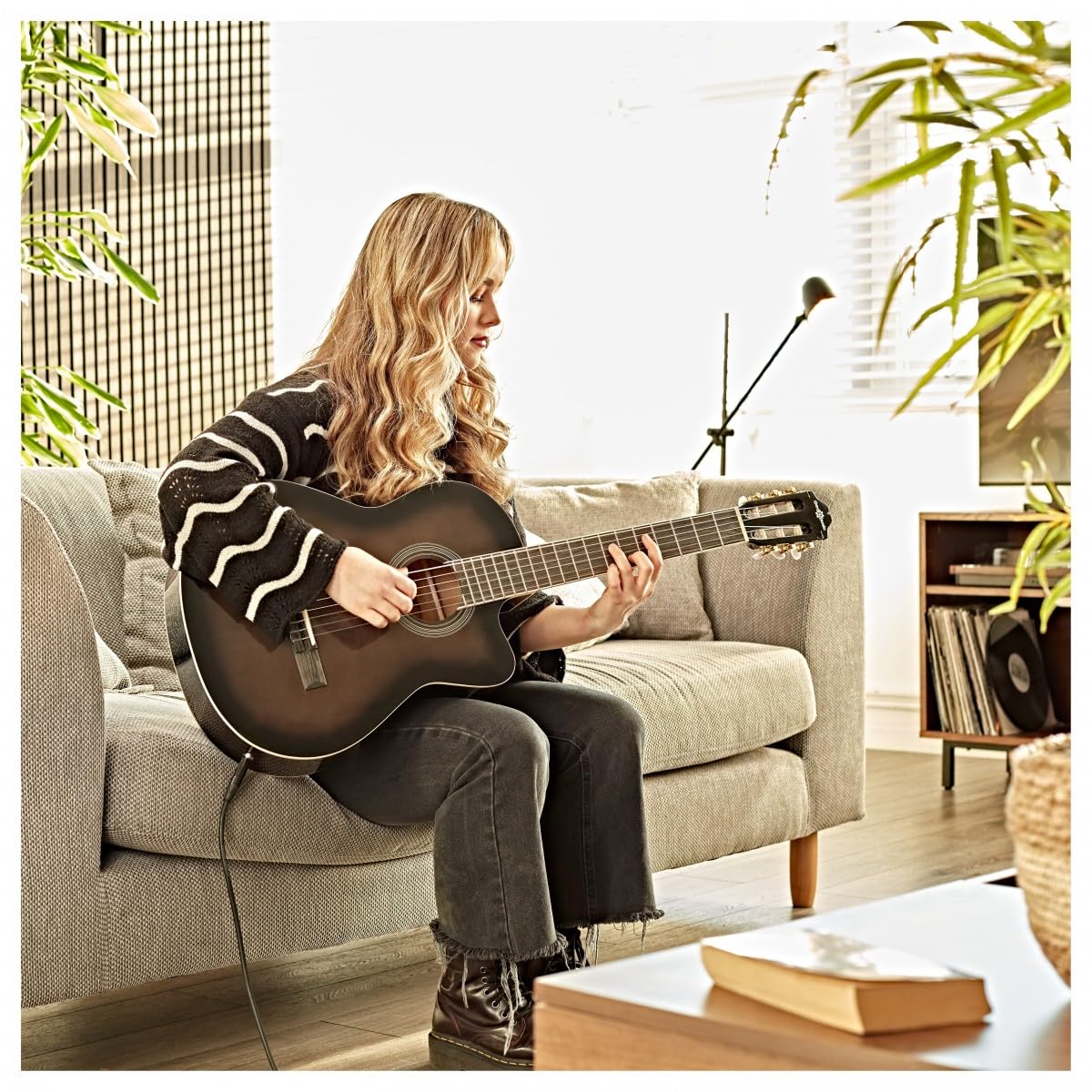 Guitare Électro-Classique Deluxe Pan Coupé, Gear4music, Trans Black