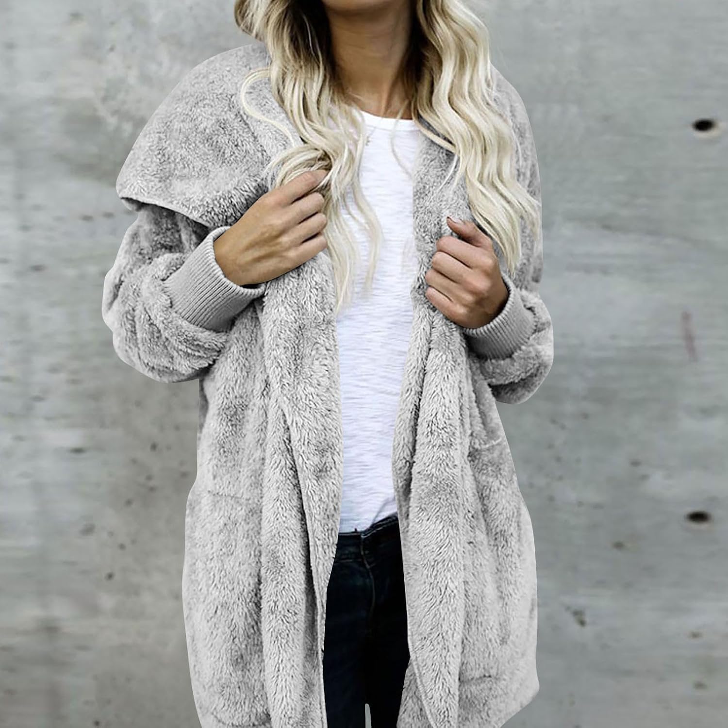 Warm Fleece Jackets for Women Fuzzy Hooded Zip Up Casual Coats Lidies Cardigan Sweaters Outerwear with Pockets