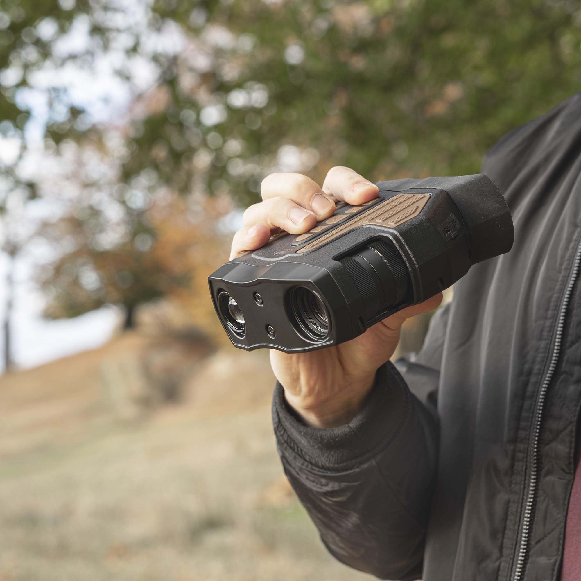 PNI Binocolo da caccia BH800 per visione notturna, fotocamera a infrarossi per caccia e birdwatching con foto e video 1080p a 30 fps, portata IR fino a 300 m, zoom ottico 10x