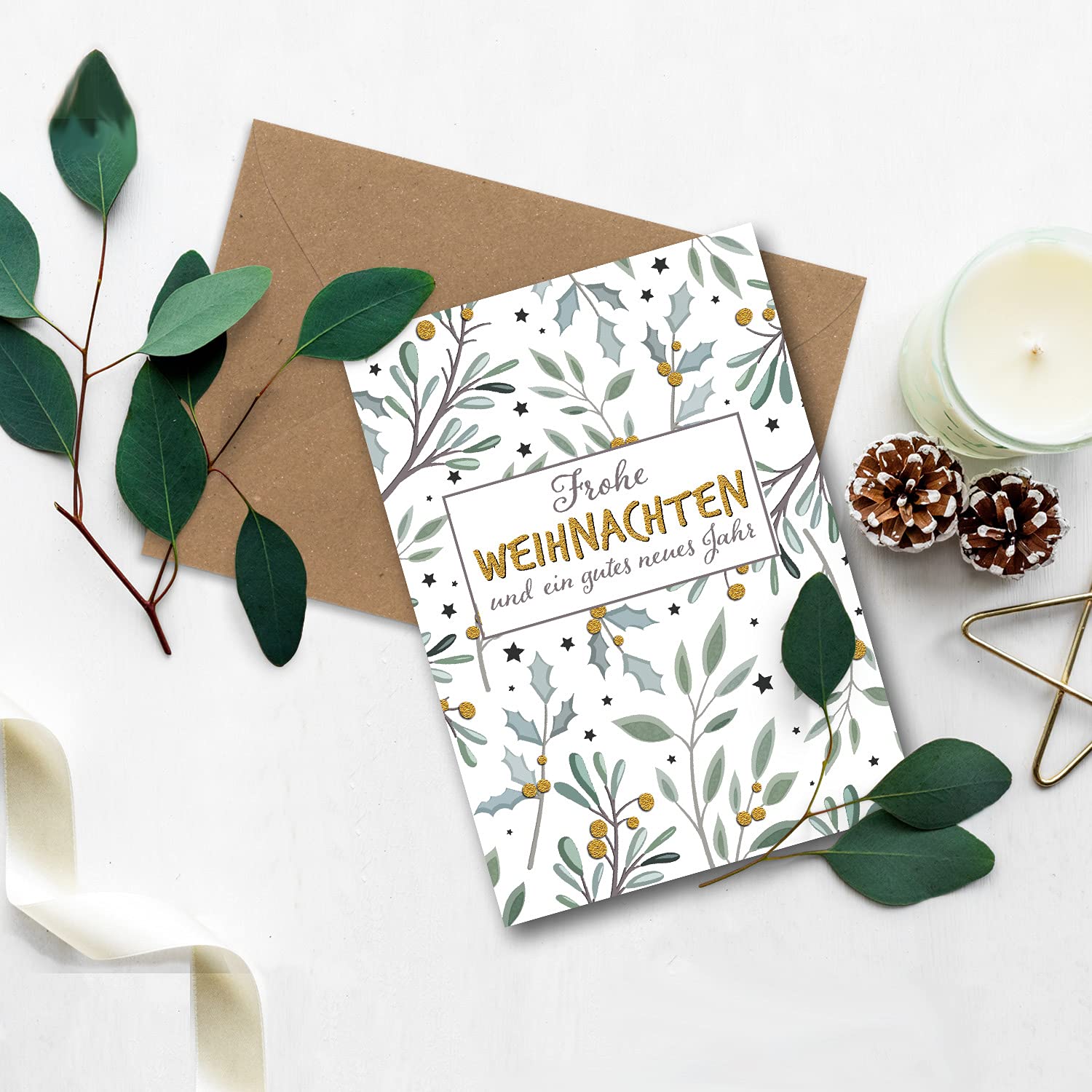 Lot de 75 cartes de Noël XL format A5 en blanc avec branches d'eucalyptus et de mistre – Cartes pliées avec enveloppes DIN C5 en papier kraft marron sable avec fermeture humide – Vœux de Noël pour