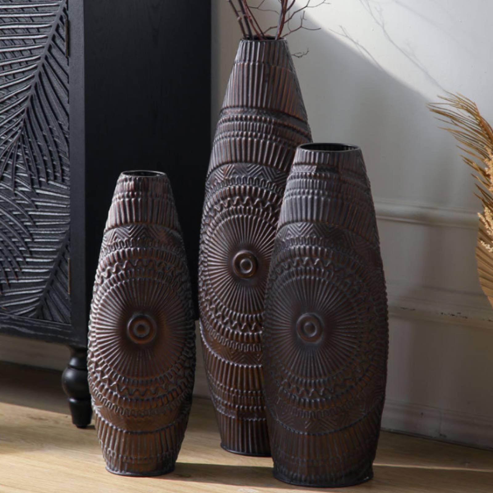 Vaso Stile Gotico Vaso d'Arredo Decorativo Silhouette a Struttura Alta Incisioni Artistiche Metallo con Patina Look d'Epoca Adatto per Mensole Tavoli Cerimonie di Nozze, A3477