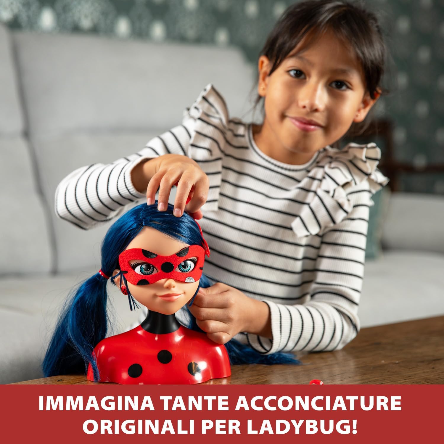 Bandai Miraculous Ladybug Miraculous Deluxe 21 cm Comb Head Marinette + 30 Accessories P50247