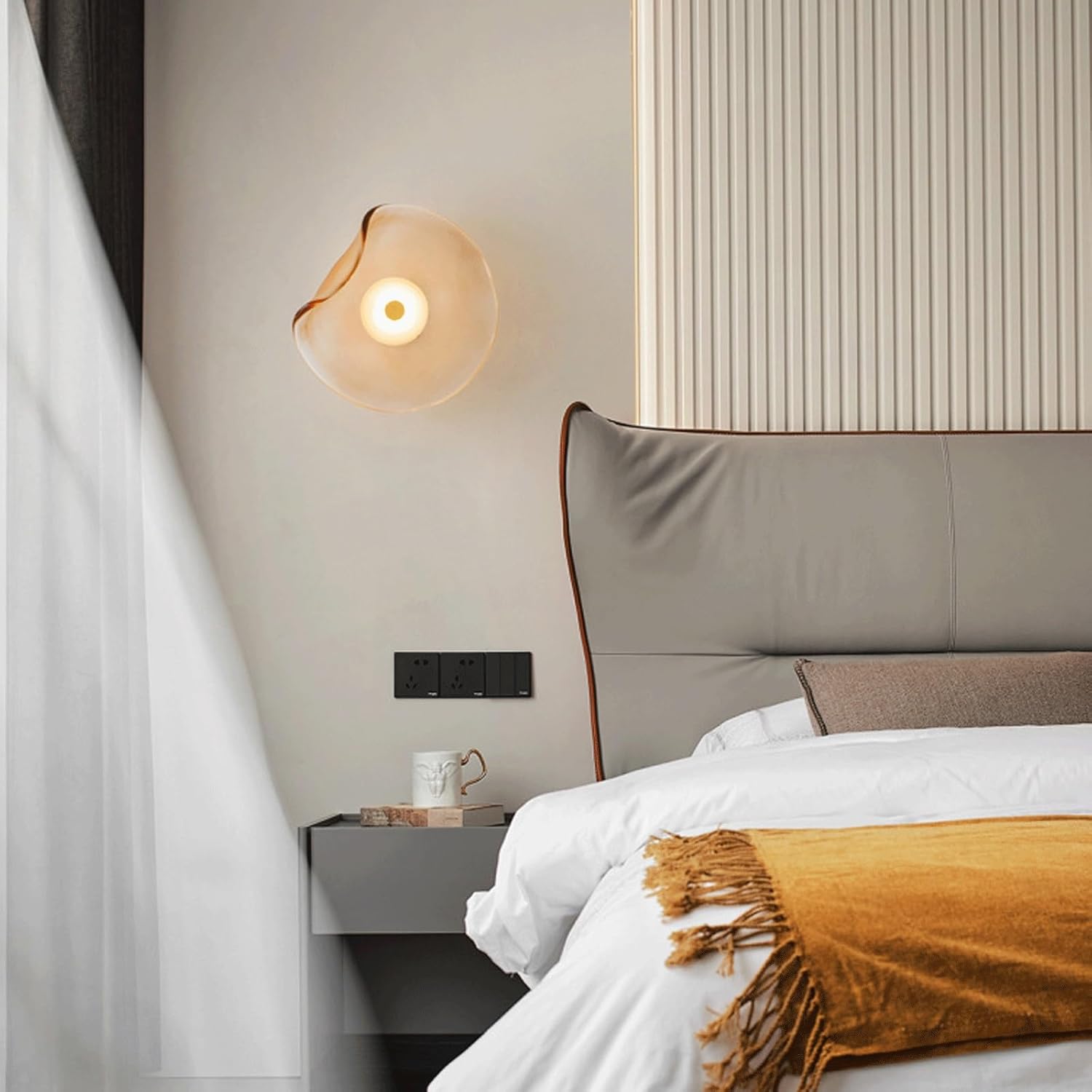 Modern Art Unique Creative Design Irregular Abstract Amber Glass Wall Sconce Inspired Shape Bedside Lamp for Bedroom Living Room Hotel Entrance Dining Hallway Decorative Ambient Lighting