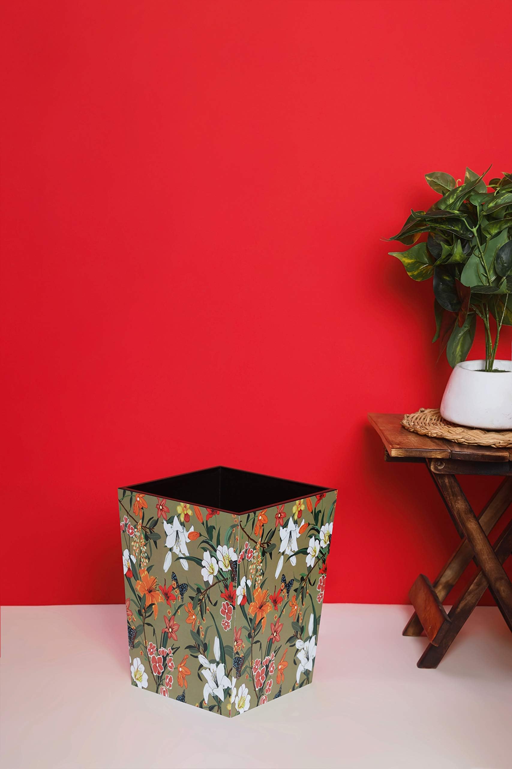 RICHTER GOLD ETHNIC DUSTBIN