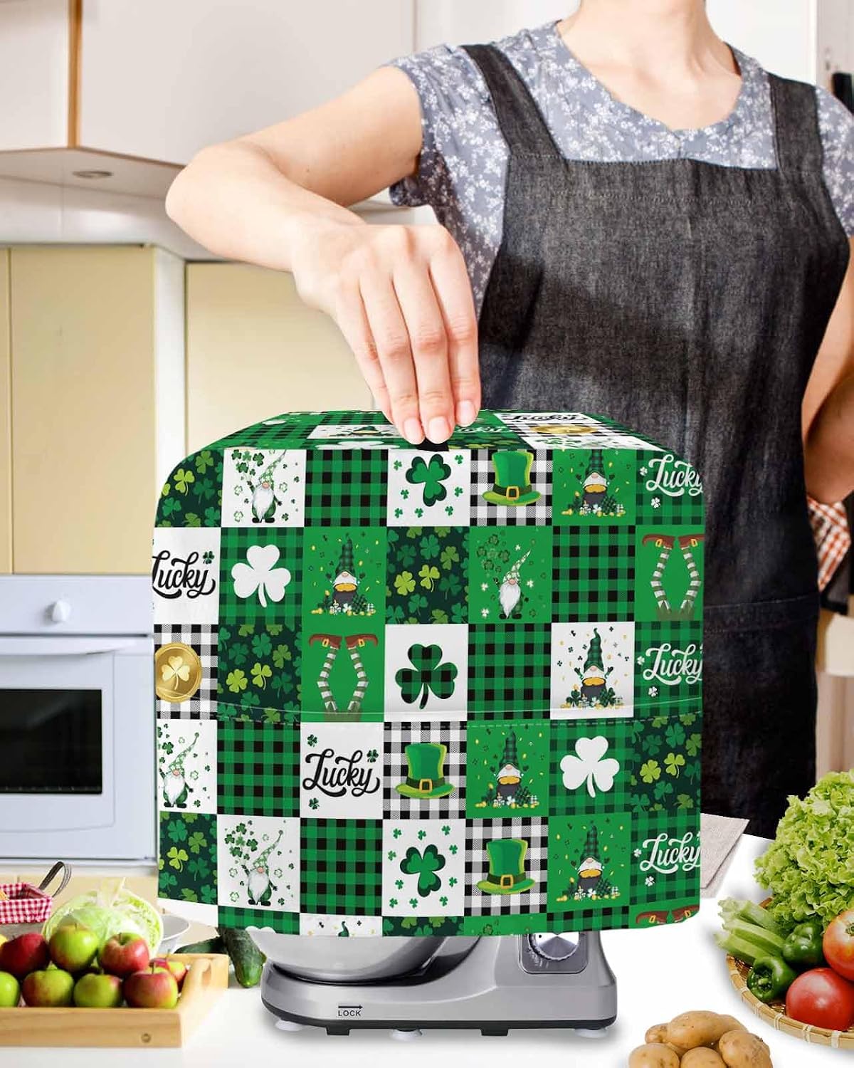 St. Patrick's Day Stand Mixer Cover with Storage Pocket, Waterproof Kitchen Mixer Covers, Shamrock Gnomes Green Checkered Buffalo Kitchen Appliance Dust Cover Compatible with 4/4.5 Quart Mixers