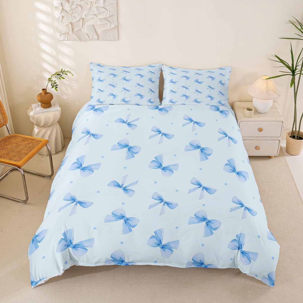 Housse de couette 200x200cm bleu pour lit deux personnes finissant le repassage fastidieux