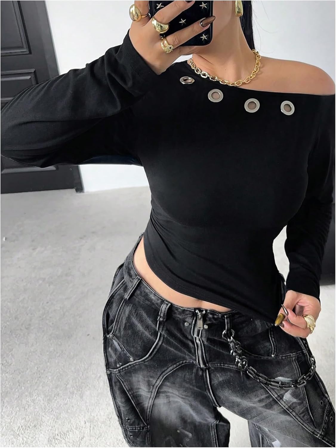 Verdusa Women's Plus Size Rave Grommet Eyelet Off Shoulder Tops Punk Cropped T Shirts Club Outfits - Image 5