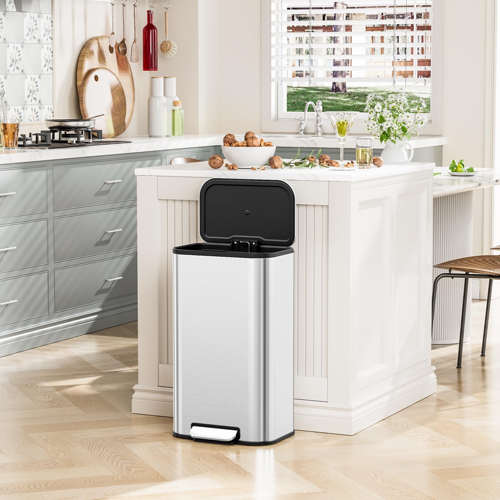 Clevich Mülleimer 30L mit Stahlkorpus und Soft-Close-Funktion, Deckel mit Edelstahloberfläche, abnehmbarem Inneneimer und Fußpedal, Treteimer für Küche, Wohnzimmer und Büro - Silber