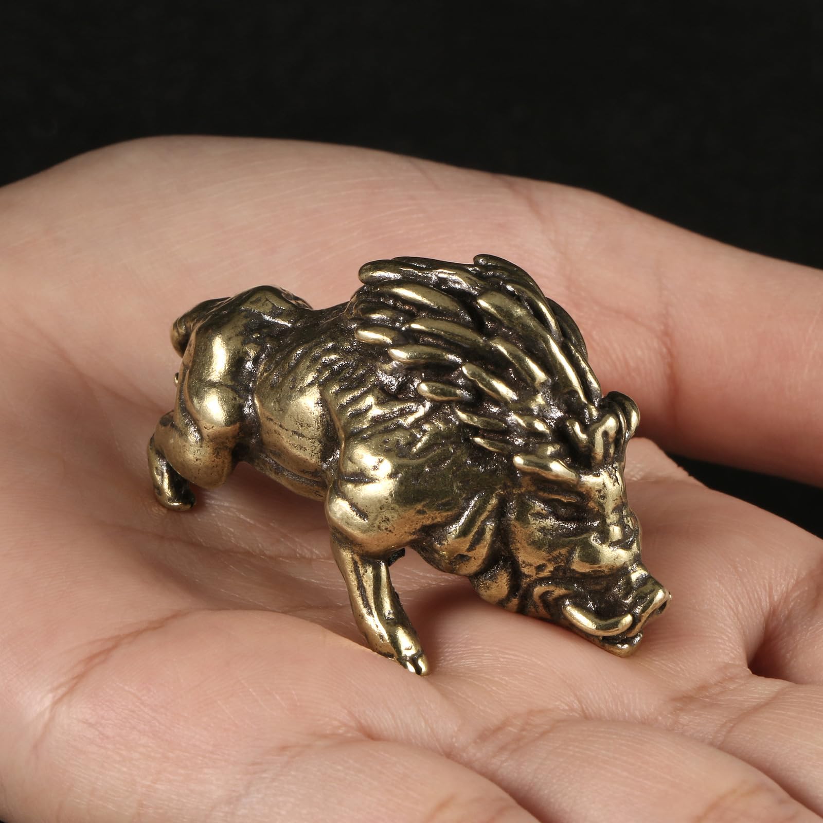 NBKLSWSUI Handmade Brass Creative Copper Pig Figurine Sculpture Figurine Statue Copper Small Sculture For Living Room Home Office Desk Bedroom