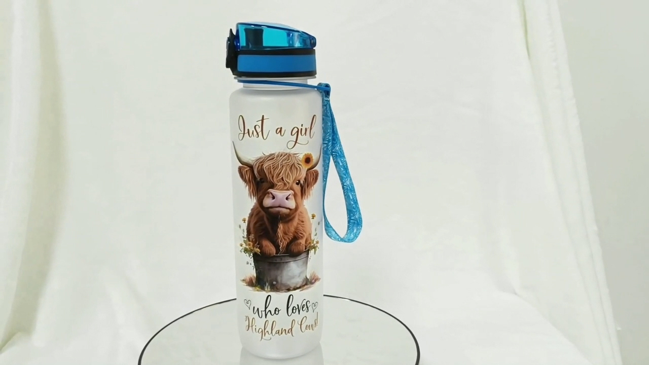 Amazon.com: 34HD Highland Cow Water Bottle, 32 oz Tritan Plastic