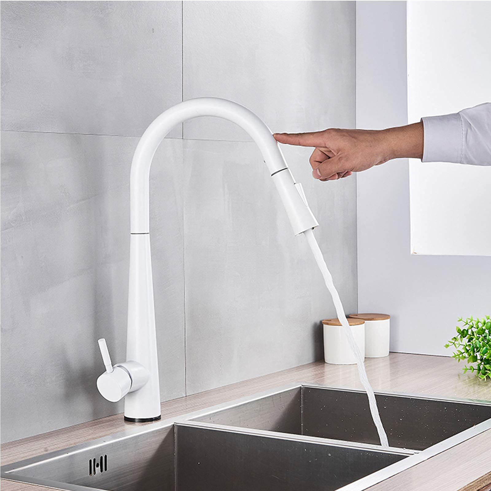 Robinet tactile de cuisine blanc pour éviter les traces de doigts