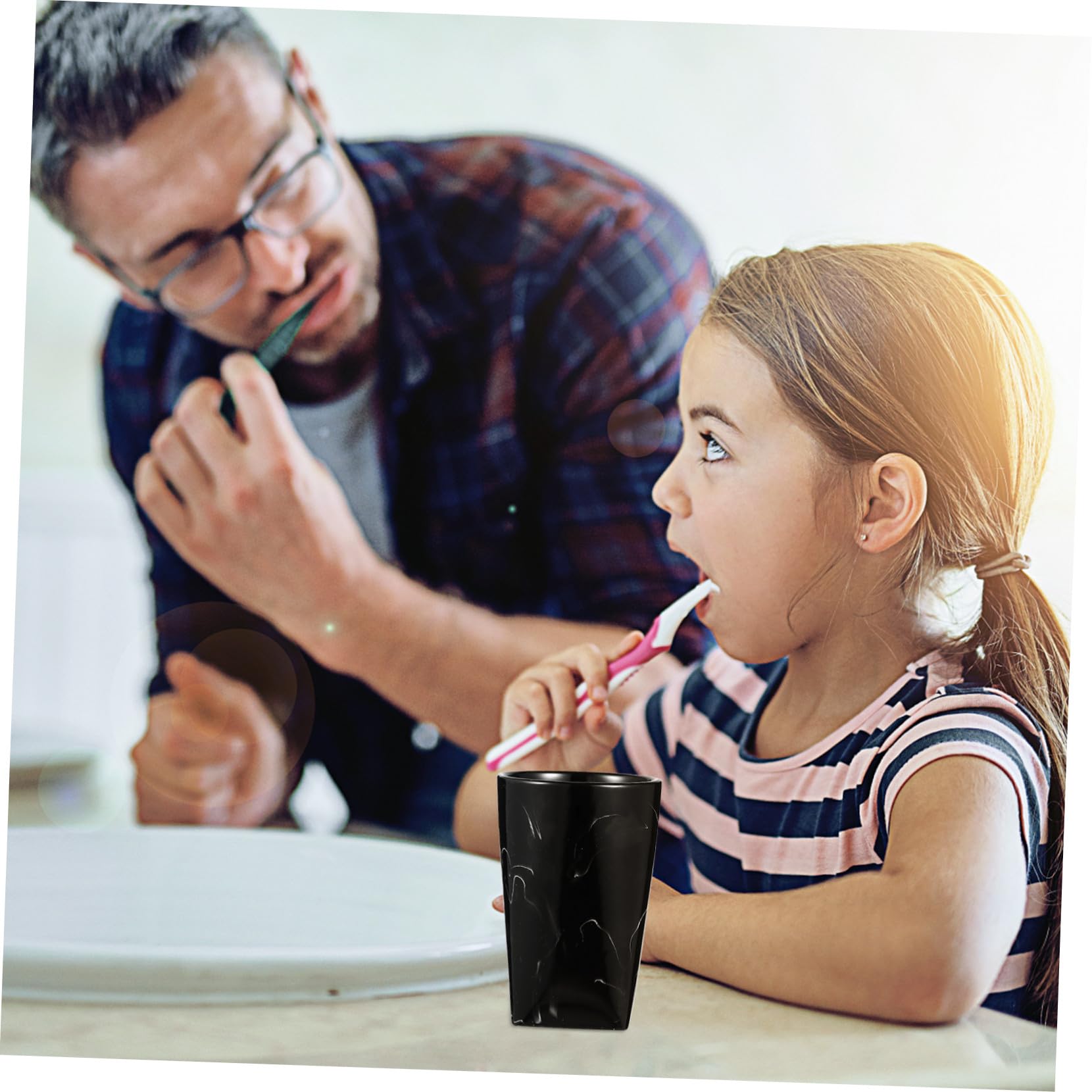 SOIMISS Juego de Accesorios de Baño Resina Negra 5 Piezas Efecto Mármol Fácil de Limpiar, Soporte para Cepillos, 2 Vasos y Jabonera