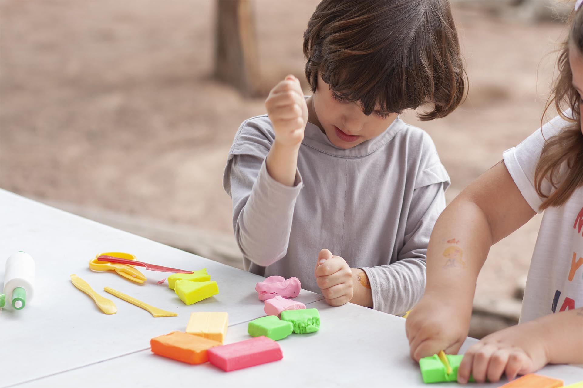 Jovi - Tijeras escolares de plástico de seguridad para niños, corta pasta