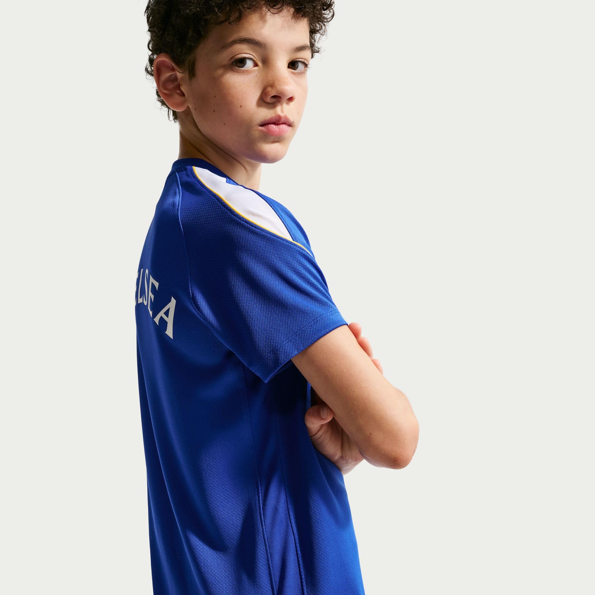 Nike FC Chelsea Strike Nike Football Dri-Fit Kurzarmshirt für Ältere Kinder Maglietta da Calcio Unisex - Bambini e Ragazzi