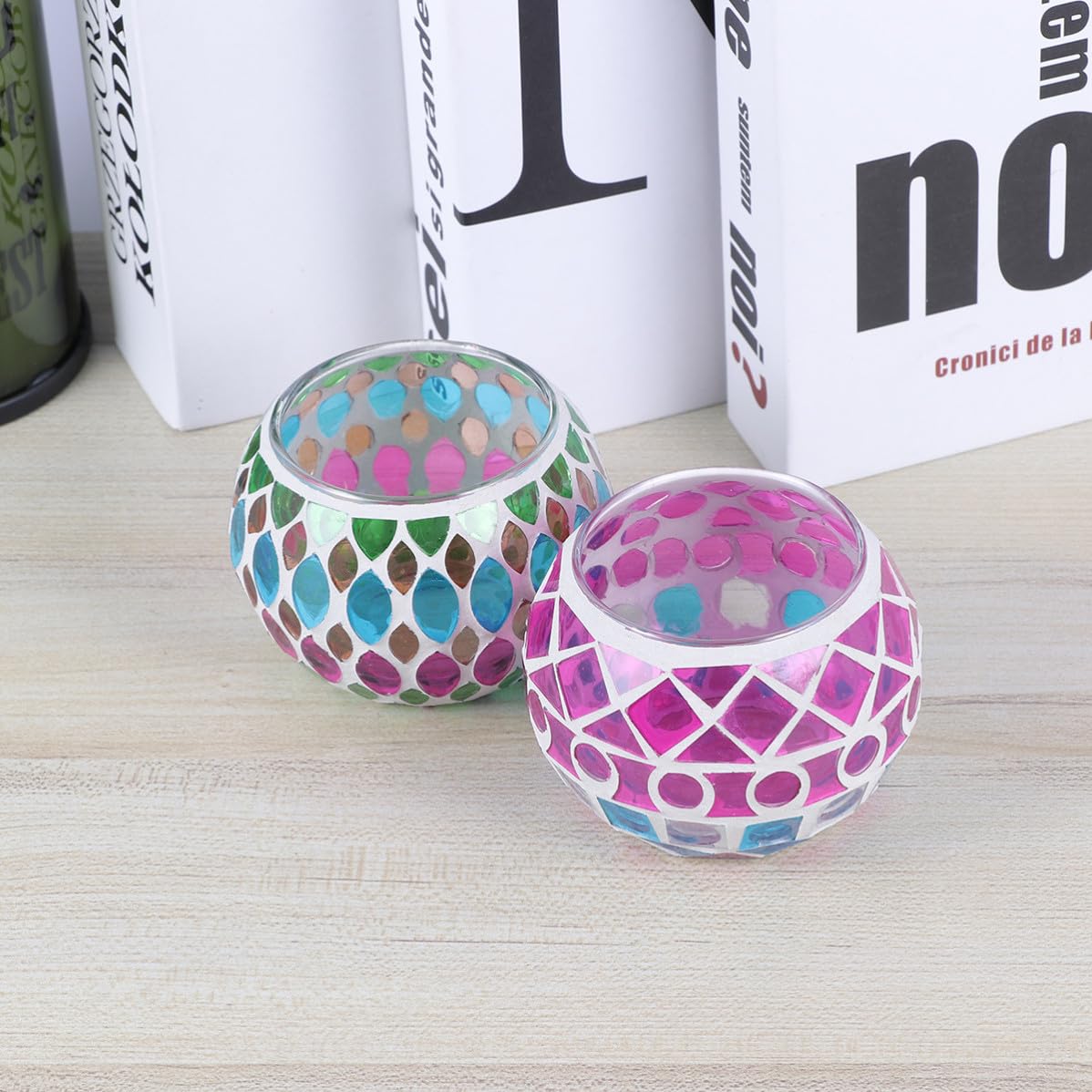 Toyvian 4 Stück Bunte Runde Glas Duftkerzenhalter im Vintage Stil mit Design Wiederverwendbar als Tischdekoration für Aromatherapie und Romantische Dates