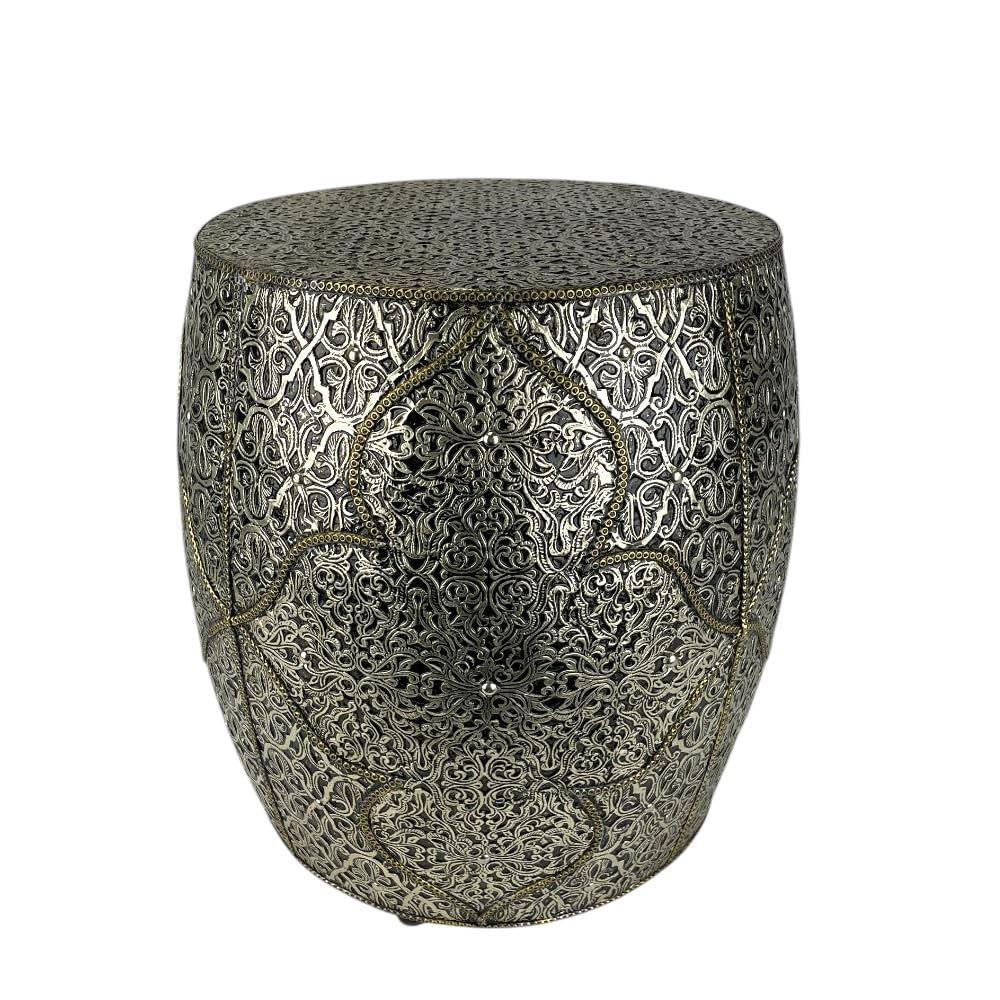 Tavolino Marocchino in Metallo Cesellato, Sgabello Decorativo, 38x38x41hcm, Finitura Antica
