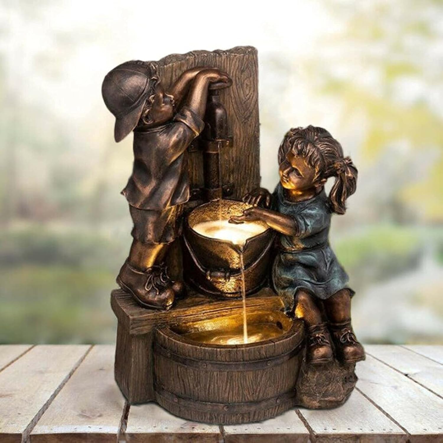 Amazon Co Jp 男の子と女の子の庭の像 男の子と女の子が一緒に水をキャッチ 手作りの防水樹脂の子供の彫刻 屋外屋内裏庭のための芸術的な庭の置物の装飾 Diy 工具 ガーデン