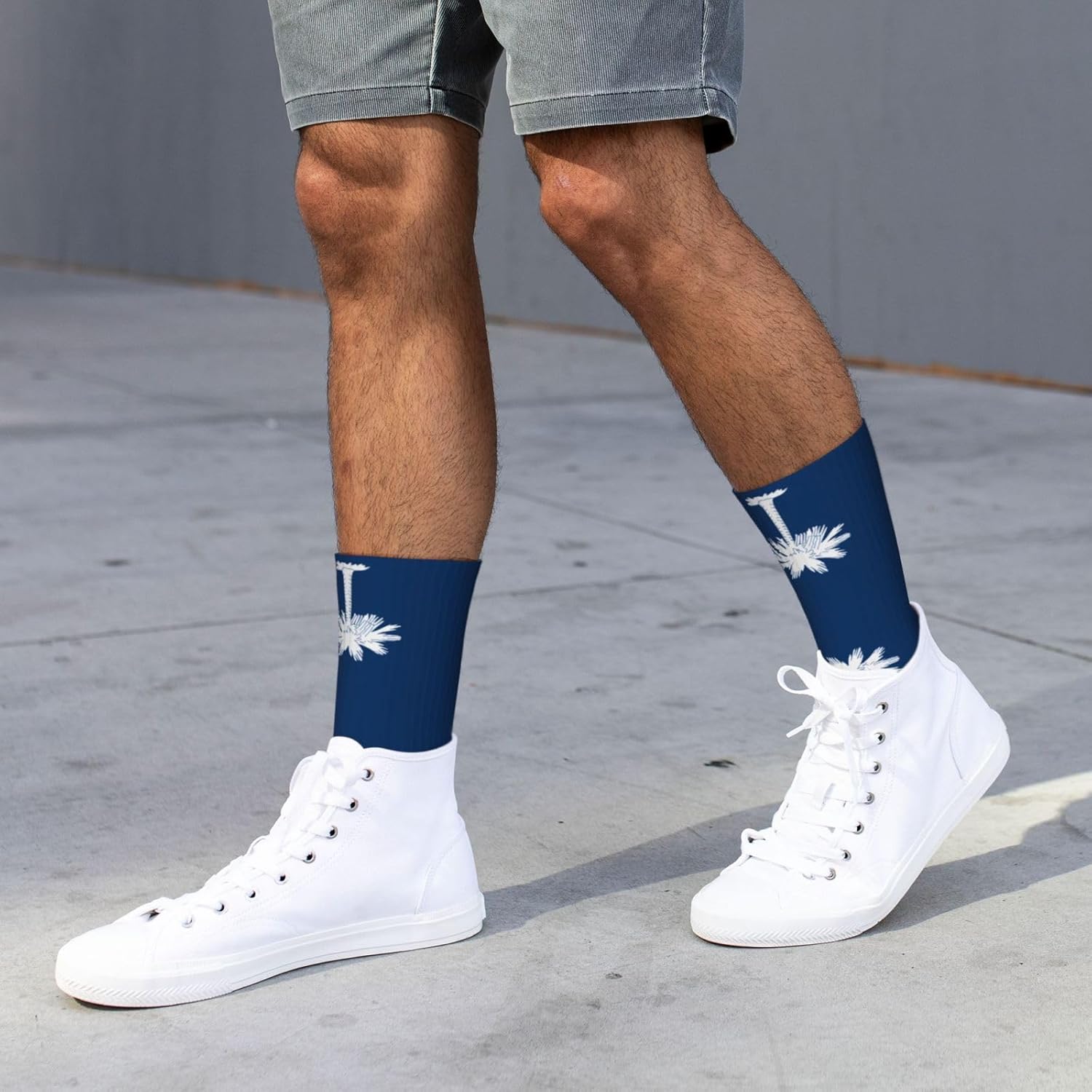 South Carolina Flag Mid-calf athletic socks, non-slip and durable, suitable for everyday wear.