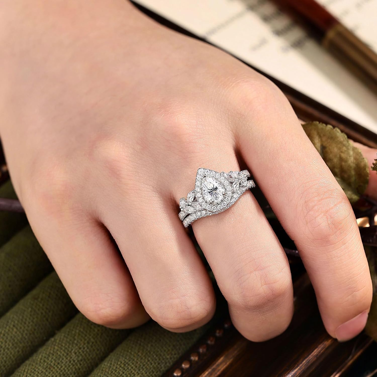 925 Sterling Silver Pear Cut Halo Wedding Engagement Rings Set for Women Bridal Ring Sets AAAAA Cubic Zirconia Promise Band Anniversary Size 5-10